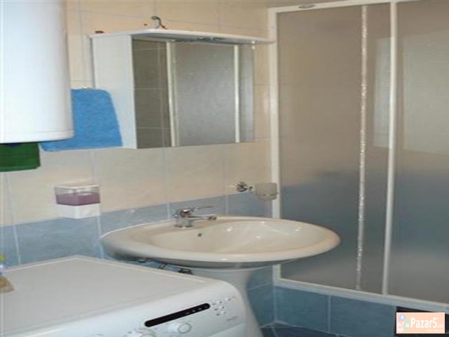 Se Izdava Nov Dvosoben Stan Vo Rasadnik