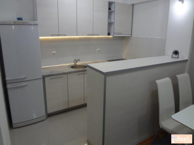 Se Iznajmuva Trosoben Stan Vo Debar Maalo