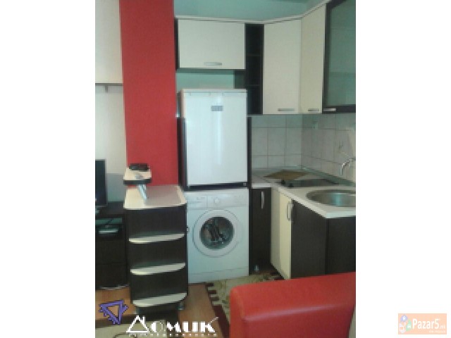 Domik Izdava 2 Soben Namesten Stan Kaj Rampa