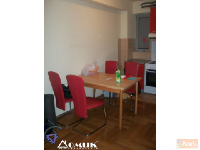 Domik Izdava 2 Soben Nov Stan Pozadi Ramstor