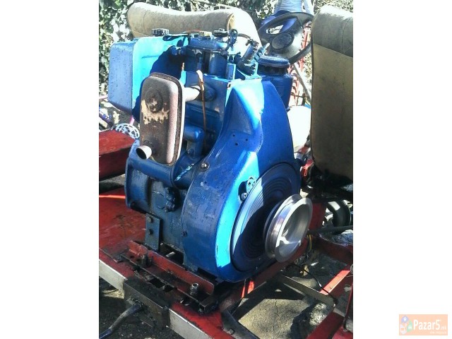 Se Prodava Masina Za Secenje Drva Se Gleda Na Slik