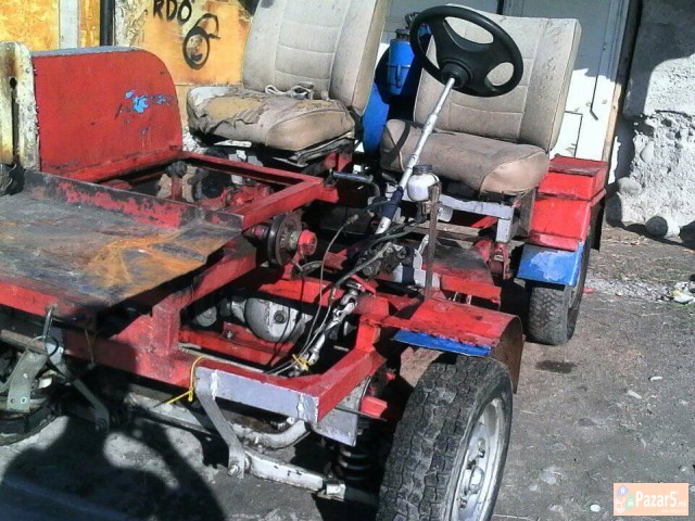 Se Prodava Masina Za Secenje Drva Se Gleda Na Slik