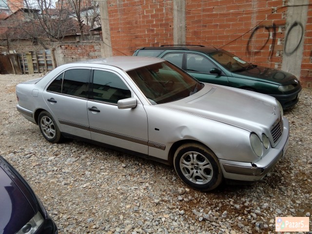 Dobro ZaÇuvan Mercedes E220 D