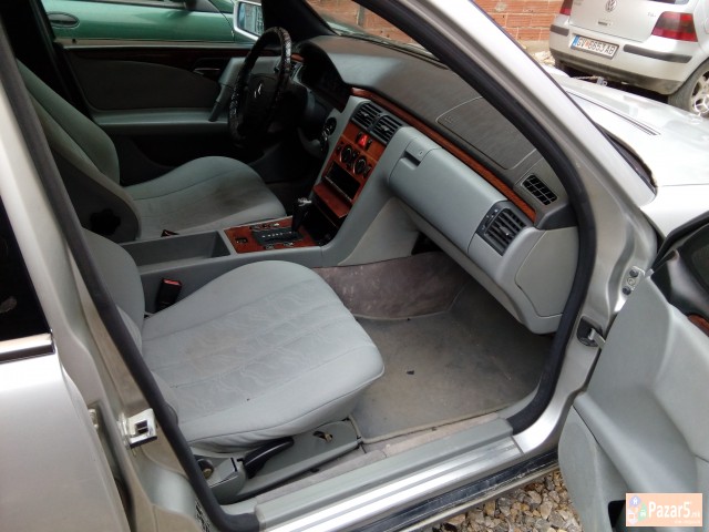 Dobro ZaÇuvan Mercedes E220 D