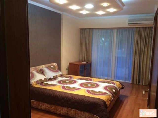 Se Izdava Trosoben Stan Vo Aerodrom