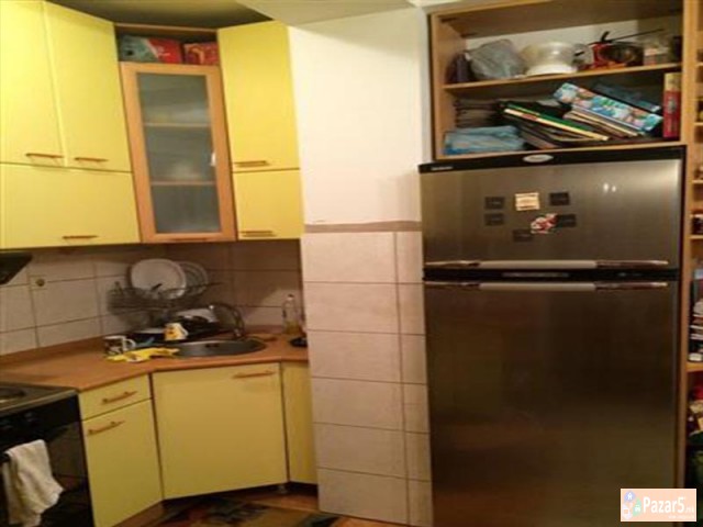 Se Izdava Trosoben Stan Vo Micurin