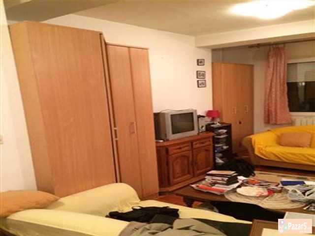 Se Izdava Trosoben Stan Vo Micurin