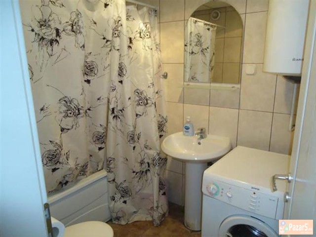 Se Izdava Dvosoben Stan Vo Kapistec