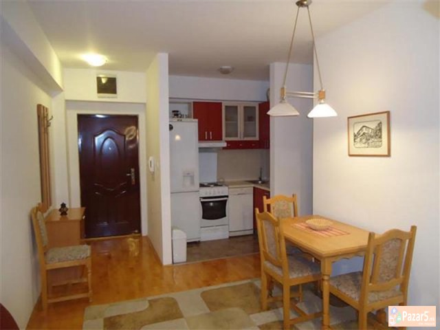 Se Izdava Dvosoben Stan Vo Kapistec