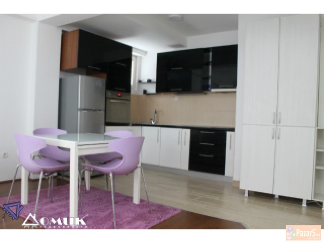 Domik Izdava Nov 2 Soben Stan КАЈ Univerzalna Sala