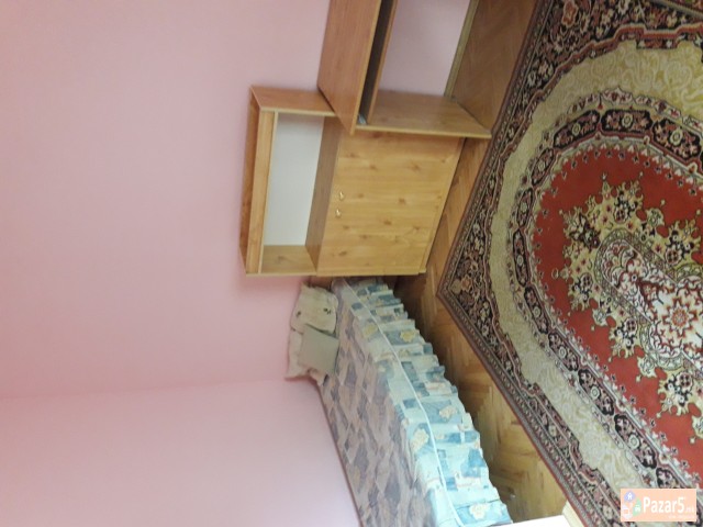 Se Izdava Sprat Od Kuka Vo Lisicee