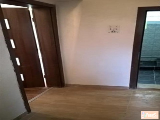 Se Iznajmuva Trosoben Prazen Stan Vo Centar/prolet