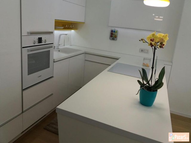 Se Izdava Lux Nevseluvan Stan Vo Debar Maalo