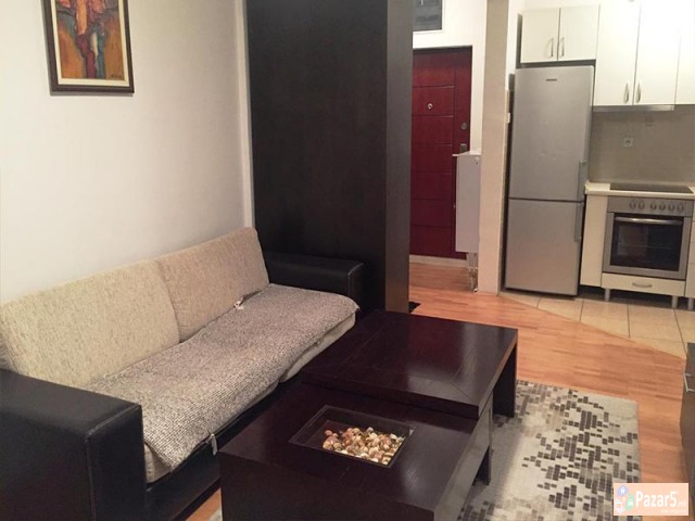 Se Izdava Dvosoben Stan Vo Centar