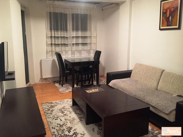 Se Izdava Dvosoben Stan Vo Centar