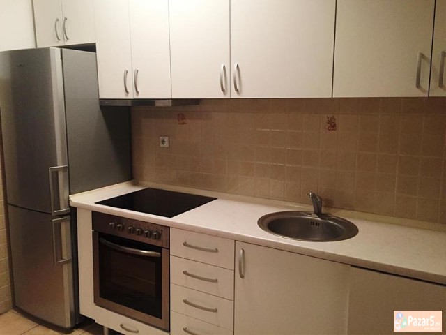 Se Izdava Dvosoben Stan Vo Centar