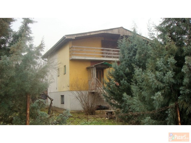 Се продава земјиште и куќа во атарот на с.Ајватовц