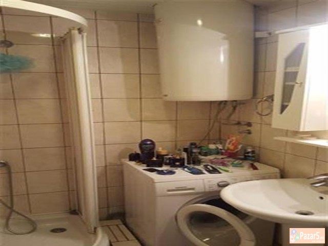 Se Izdava Trosoben Stan Vo Aerodrom