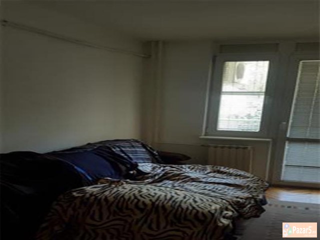 Se Izdava Trosoben Stan Vo Aerodrom