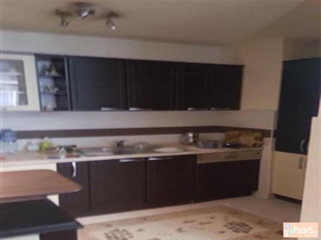 Se Izdava Trosoben Stan Vo Aerodrom