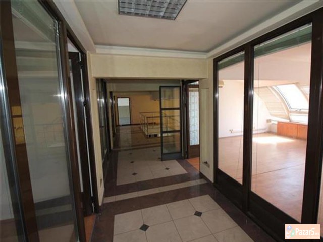 Se Izdava Deloven Prostor Vo Centar