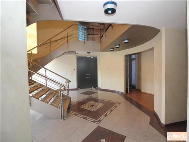 Se Izdava Deloven Prostor Vo Centar