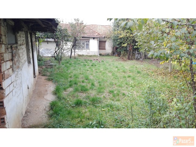 Kuka I Plac So Markkica Za Delovni Prostorii,kicev