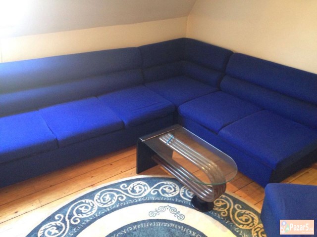 СЕ ПРОДАВА СЕДМОСЕД 