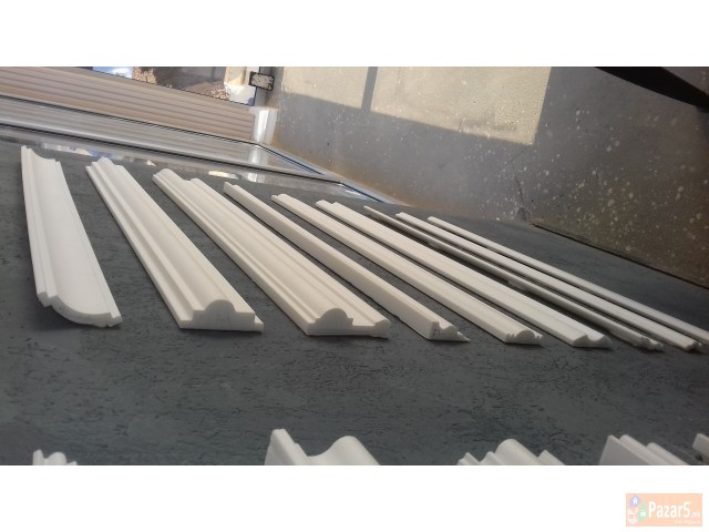 Dekorativni Ukrasni Llajsni