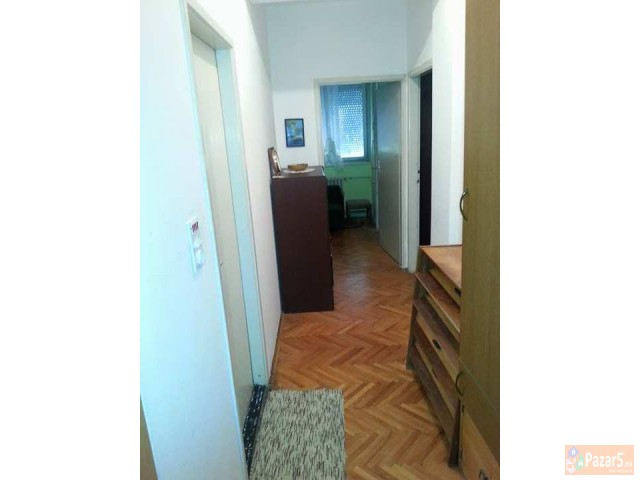 Издавам стан во Аеродром