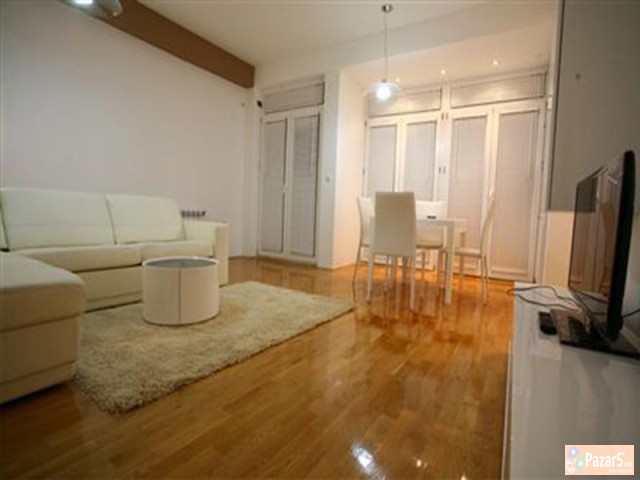 Se Izdava Nov Trosoben Stan Vo Debar Maalo