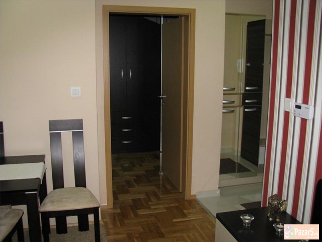 Se Iznajmuva Dvosoben Stan Vo Debar Maalo