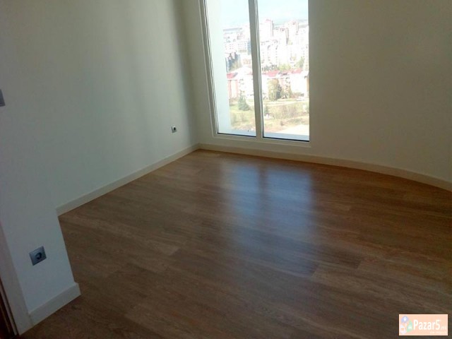 Se Izdava Prazen Trosoben Stan Vo Cevahir