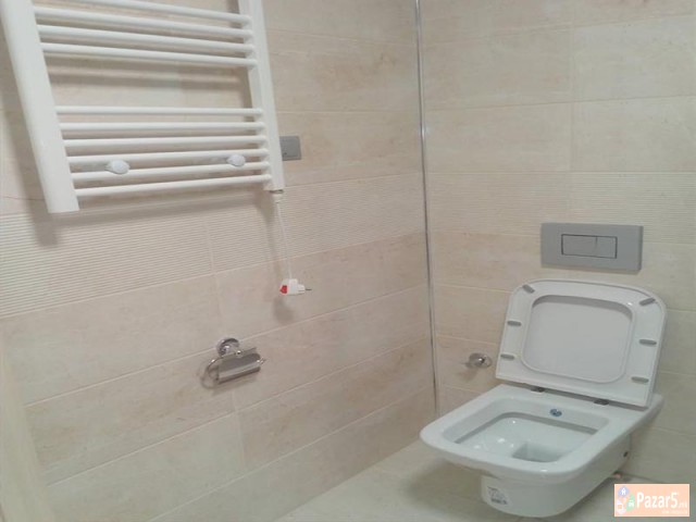 Se Izdava Prazen Trosoben Stan Vo Cevahir