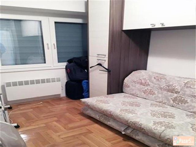 СЕ ИЗДАВА ДВОСОБЕН СТАН НАД ДРЖАВНА БОЛНИЦА