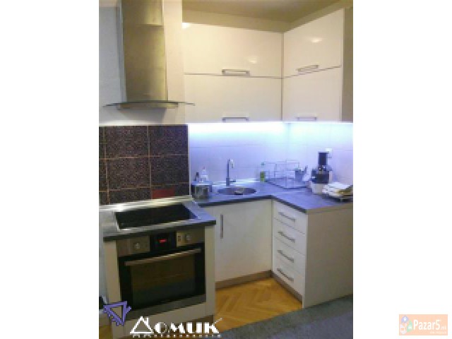 Domik Izdava 2 Soben Nov Stan Vo Centar