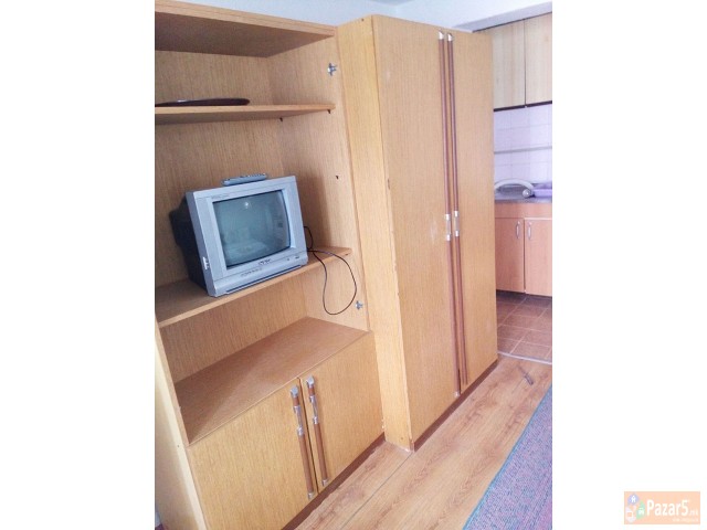 Se  Izdava Soba So Kupatilo Renovirana!!!!