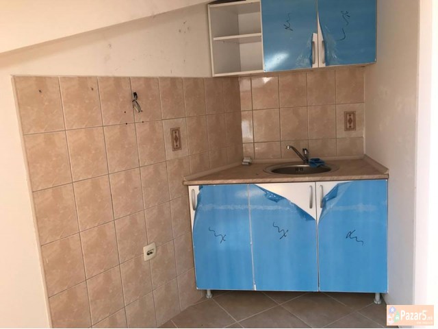 ГАРСОЊЕРА ПОЗАДИ ХОТЕЛ РОЈАЛ ОХРИД