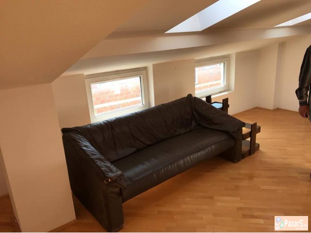 ГАРСОЊЕРА ПОЗАДИ ХОТЕЛ РОЈАЛ ОХРИД