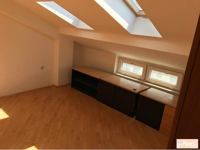 ГАРСОЊЕРА ПОЗАДИ ХОТЕЛ РОЈАЛ ОХРИД