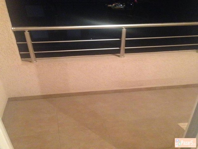 СЕ ИЗДАВА ДВОСОБЕН ПРАЗЕН СТАН ВО АЕРОДРОМ