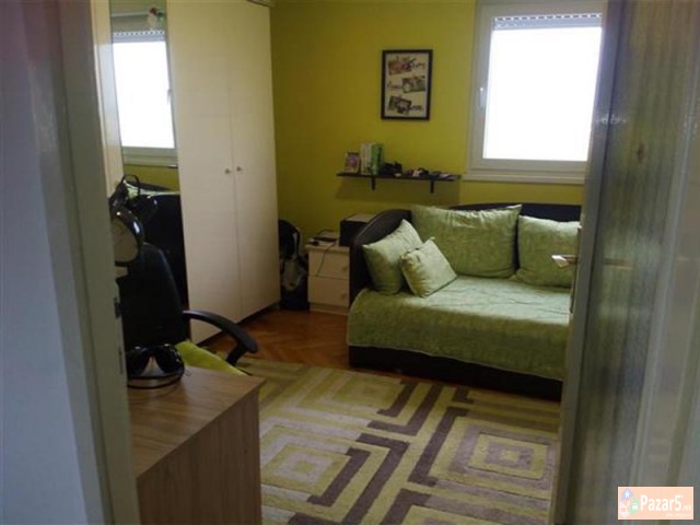 СЕ ИЗДАВА ДВОСОБЕН СТАН ВО КИСЕЛА ВОДА