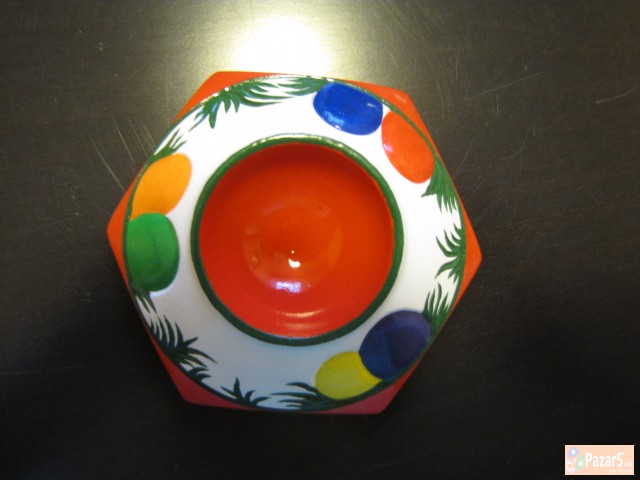 Рачно изработени велигденски декоративни јајца, др