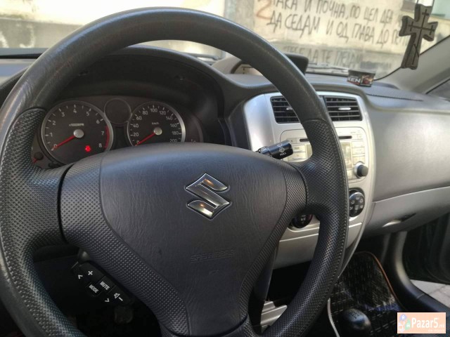 Odlicen Ekonomicen Familijaren Avtomobil !