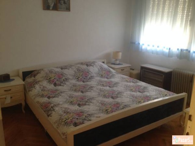 Se Izdava Sprat Od Kuka Vo Ohrid