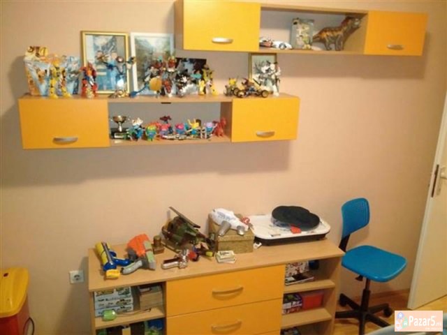 Se Izdava Namesten Stan Kaj Univerzalna Sala