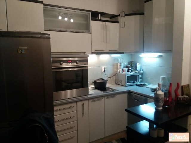 Се продава двособен стан во Кисела Вода