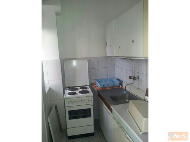 Izdavam Namesten Stan Kaj Zeleznicka