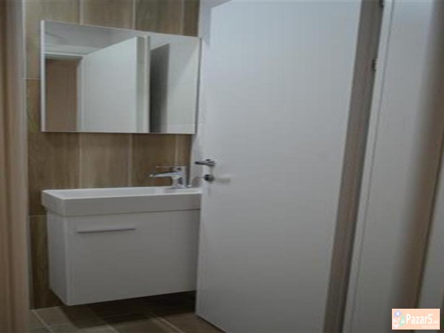 Se Iznajmuva Trosoben Stan Vo Centar