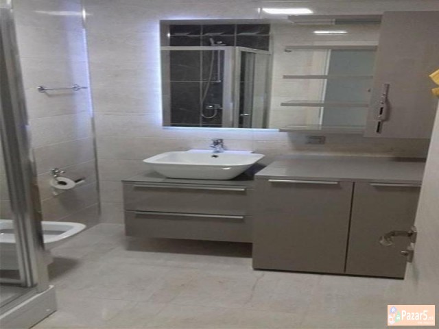 Se Izdava Prazen Trosoben Stan Vo Cevahir